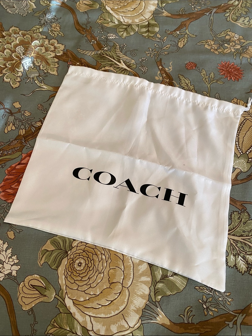 COACH White Satin Drawstring dust bag (13x12inches)